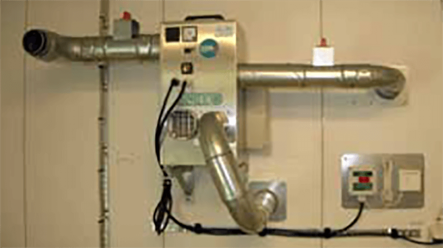 水廠的負責人為了四個常發生這些問題的水站訂購DST DR-010B除濕輪，並裝備EH-4電子濕度控制錶。
